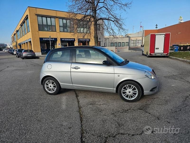 Nero Usata 2008 Lancia Ypsilon Due volumi | 2900 € - Immagine 1/4
