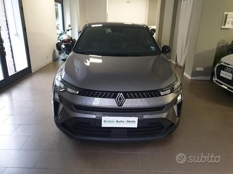 Usata Renault Captur Techno 90 CV (66 kW) 2025 Grigio SUV
