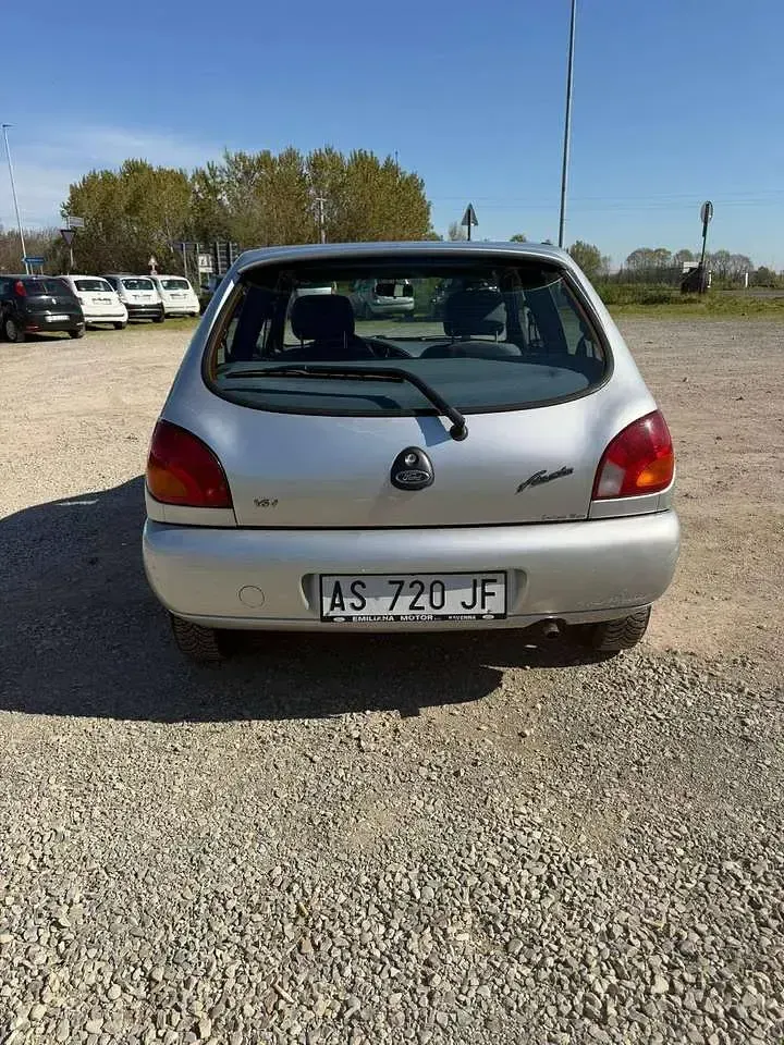 Usata Ford Fiesta 75 CV (55 kW) 1997 Argento Utilitaria