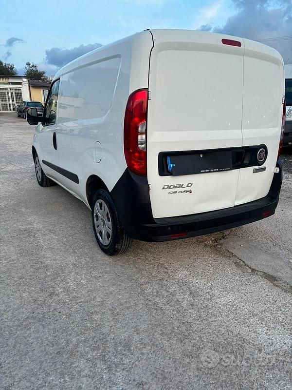 Usata Fiat Doblò 105 CV (77 kW) 2017 Bianco Monovolume