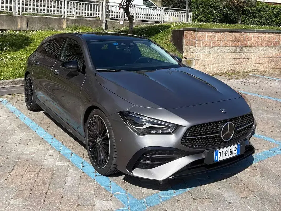 Usata Mercedes CLA200 Shooting Brake AMG Line Premium Plus 150 CV (110 kW) 2024 Grigio Station wagon