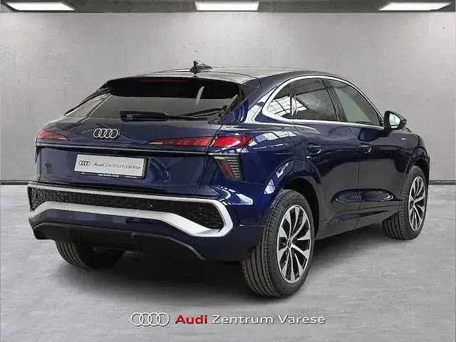 Nuova Audi Q3 Sportback Business 150 CV (110 kW) 2026 Blu navarra SUV