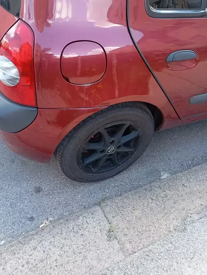 Usata Renault Clio II 75 CV (55 kW) 2001 Rosso Berlina
