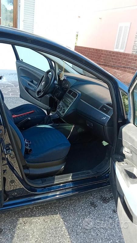 Usata Fiat Grande Punto 75 CV (55 kW) 2009 Blu Utilitaria