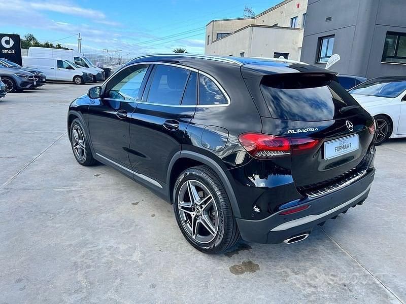 Usata Mercedes GLA200 Premium 150 CV (110 kW) 2023 Nero SUV