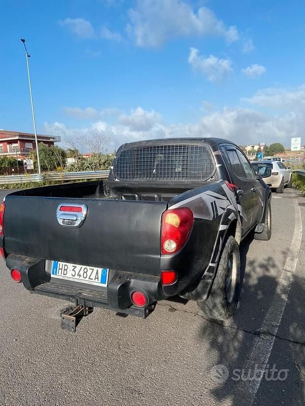 Usata Mitsubishi L200 136 CV (100 kW) 2009 Nero Pick-up