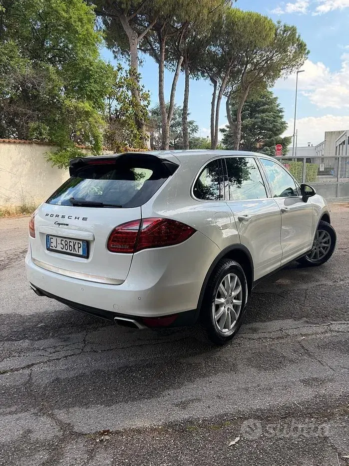 Usata Porsche Cayenne 245 CV (180 kW) 2012 Bianco SUV