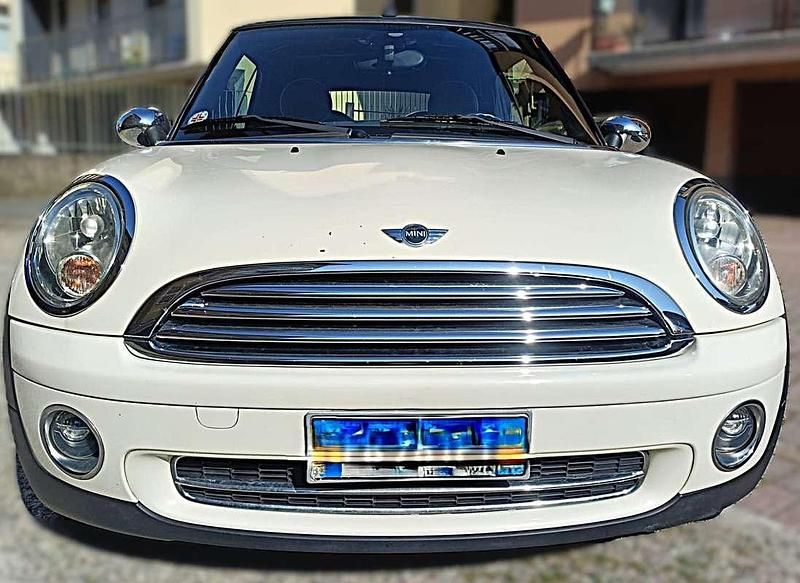 Usata Mini Cooper Cabriolet 122 CV (89 kW) 2010 Bianco Cabrio