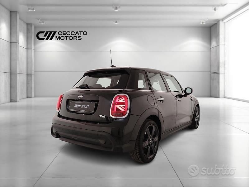 Usata Mini ONE Classic 75 CV (55 kW) 2021 Nero Utilitaria