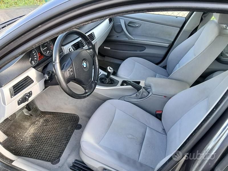 Occasion BMW 320 177 ch (130 kW) 2007 Gris Berline