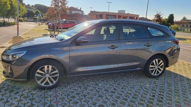 Grigio Usata 2018 Hyundai i30 Comfort Station wagon | 12.500 € (Molto cara) - Immagine 1/4