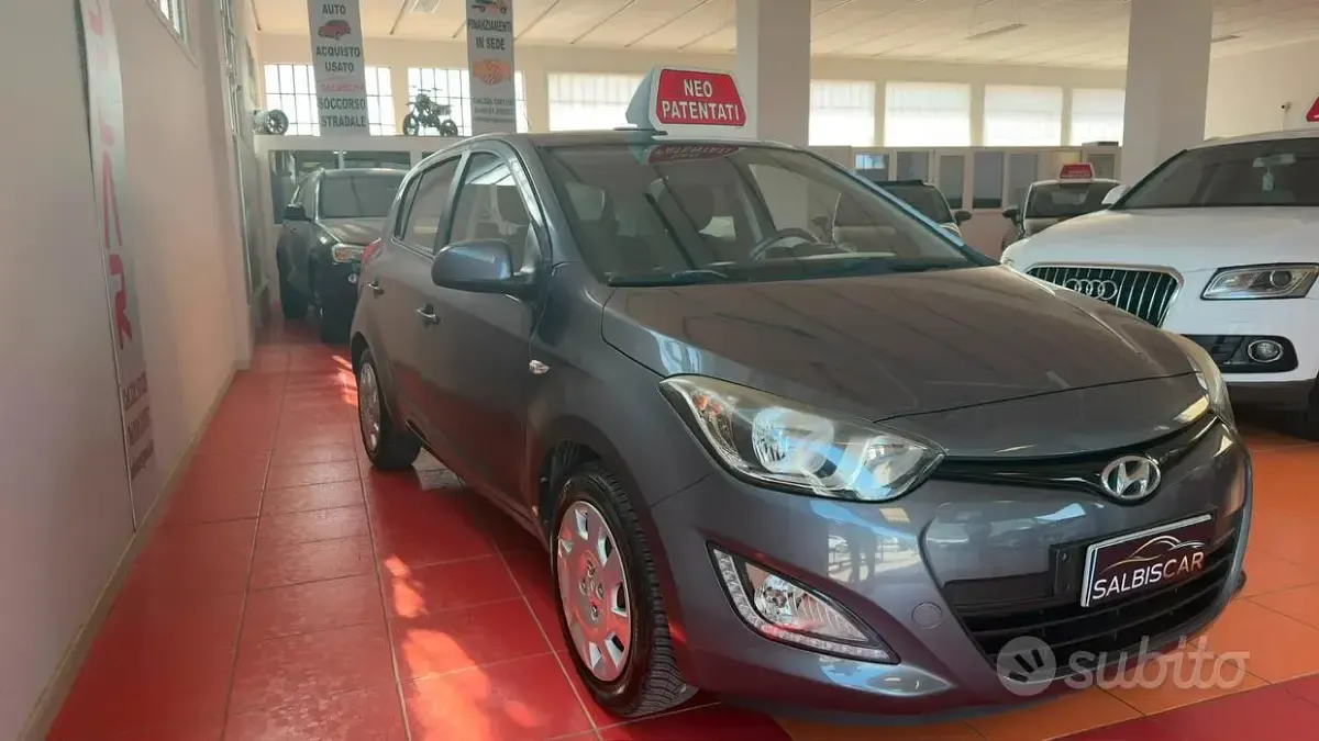 Usata Hyundai i20 Classic 75 CV (55 kW) 2014 Grigio Utilitaria