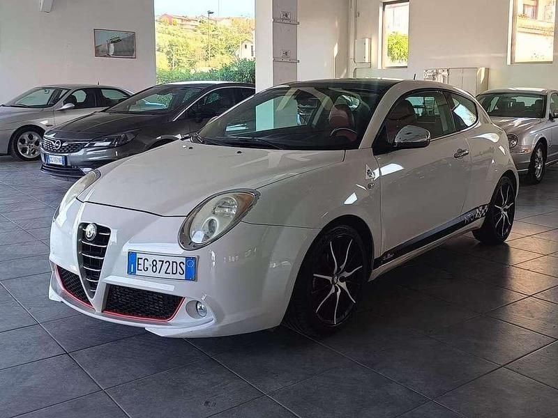 Bianco Usata 2010 Alfa Romeo MiTo Distinctive Due volumi | 4900 € (Cara) - Immagine 1/4