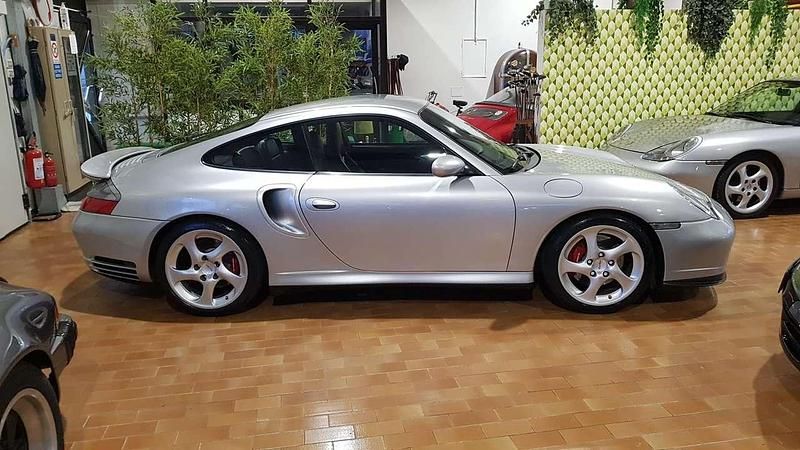 Usata Porsche 911 Turbo 420 CV (308 kW) 2002 Argento Coupé