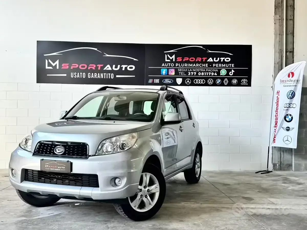 Usata Daihatsu Terios 102 CV (75 kW) 2011 Grigio SUV