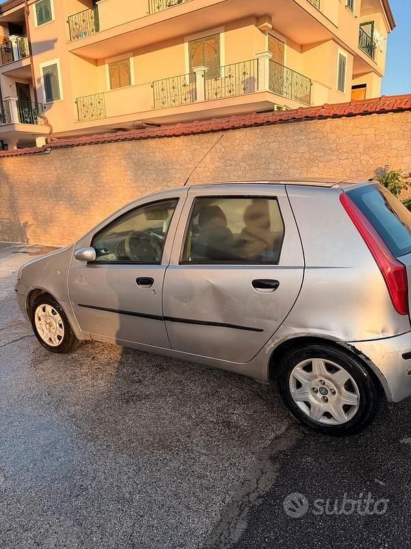 Usata Fiat Punto 2004 Grigio Utilitaria