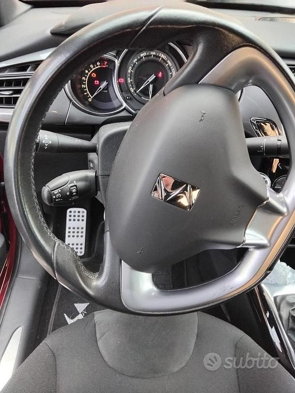 Usata Citroën DS3 Cabriolet 165 CV (121 kW) 2015 Rosso Cabrio