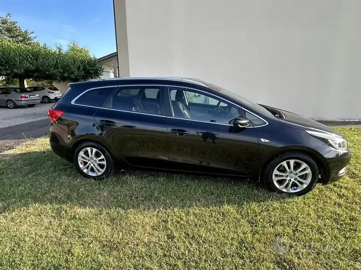 Usata Kia Ceed 128 CV (94 kW) 2015 Nero Utilitaria