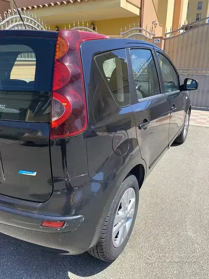 Usata Nissan Note 88 CV (64 kW) 2010 Nero Utilitaria