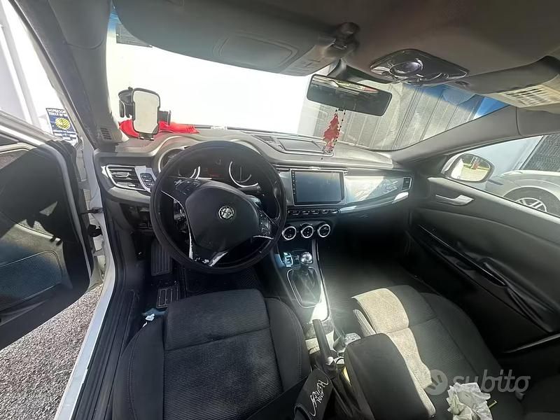 Usata Alfa Romeo Giulietta 2012 Bianco Utilitaria