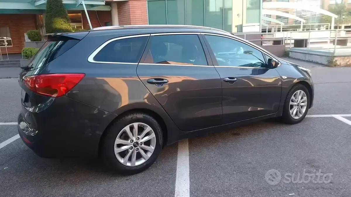 Usata Kia Ceed 110 CV (80 kW) 2016 Grigio Utilitaria