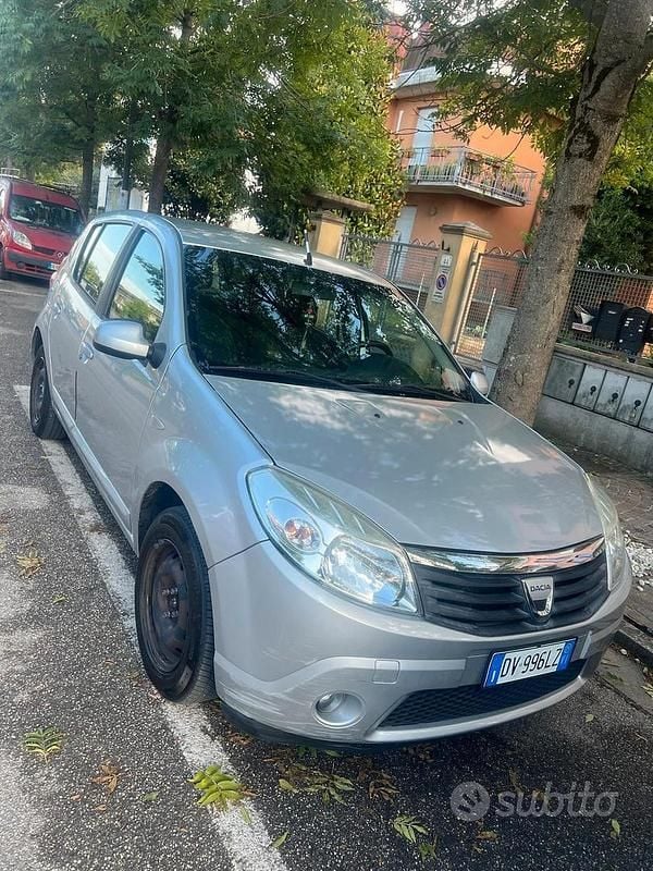 Usata Dacia Sandero 75 CV (55 kW) 2009 Grigio Utilitaria