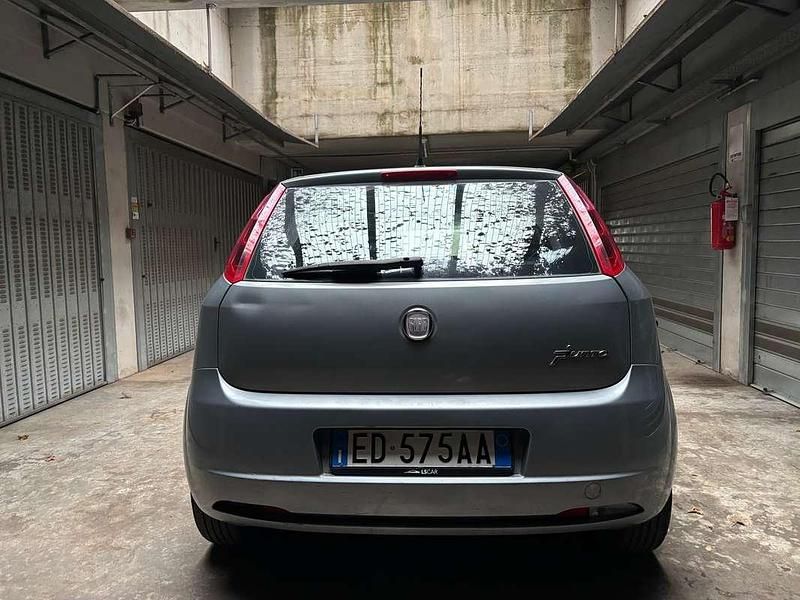 Usata Fiat Punto 73 CV (53 kW) 2010 Berlina