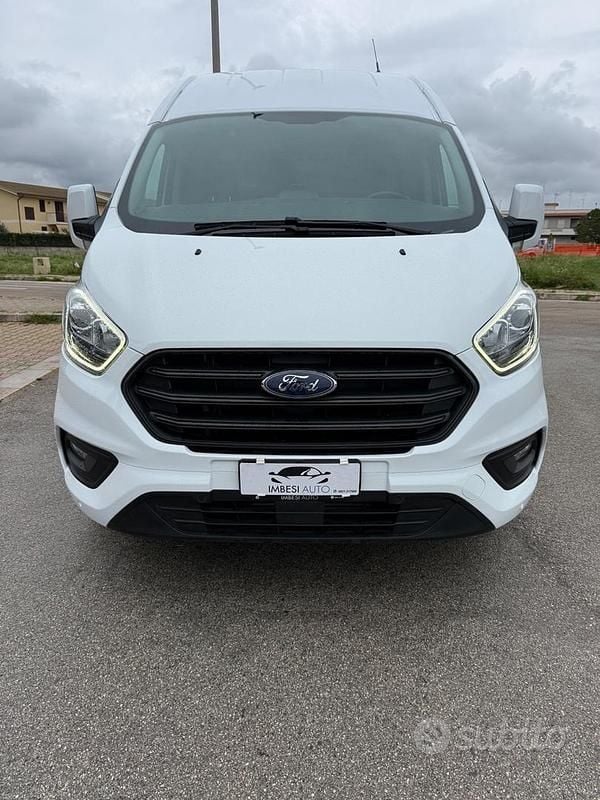 Occasion Ford Transit Custom Titanium 131 ch (96 kW) 2023 Blanc Berline