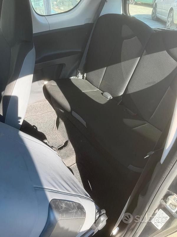 Usata Toyota Aygo Connect Style 67 CV (49 kW) 2014 Grigio Utilitaria