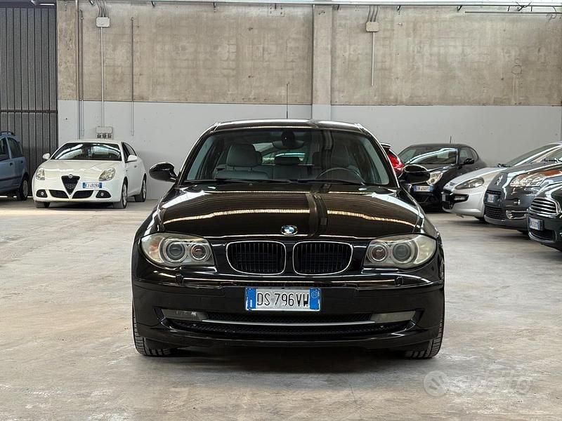 Usata BMW 120 177 CV (130 kW) 2009 Nero Utilitaria
