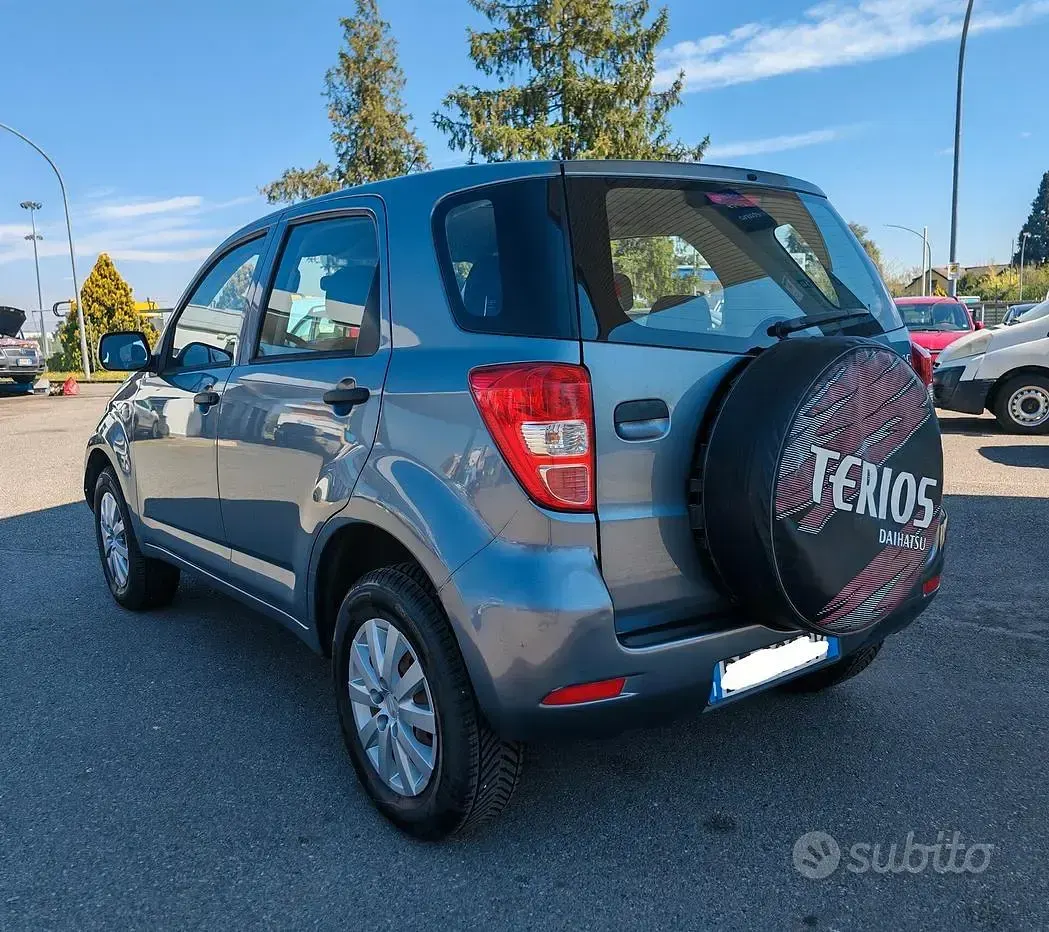 Usata Daihatsu Terios 86 CV (63 kW) 2006 Grigio SUV