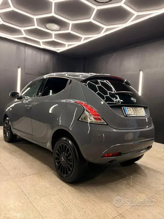 Usata Lancia Ypsilon 85 CV (62 kW) 2014 Utilitaria