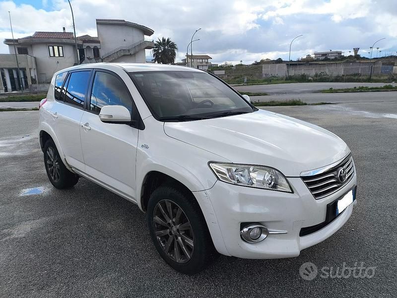 Usata Toyota RAV4 150 CV (110 kW) 2013 Bianco SUV