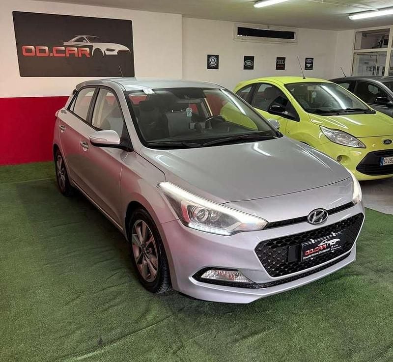 Usata Hyundai i20 Comfort 75 CV (55 kW) 2015 Utilitaria
