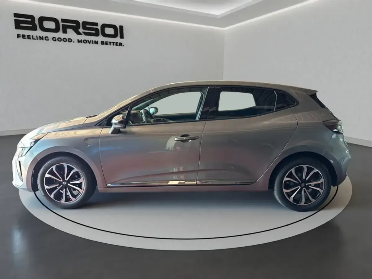 Usata Renault Clio V Techno 91 CV (66 kW) 2025 Grigio scisto Berlina