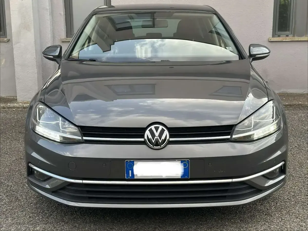 Usata VW Golf VII Business 116 CV (85 kW) 2017 Grigio canna di fucile Berlina