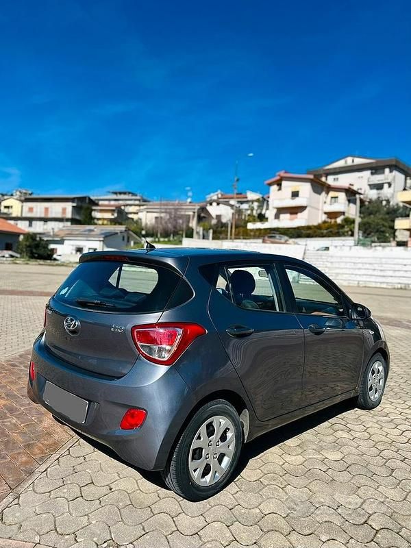 Usata Hyundai i10 2015 Grigio Utilitaria
