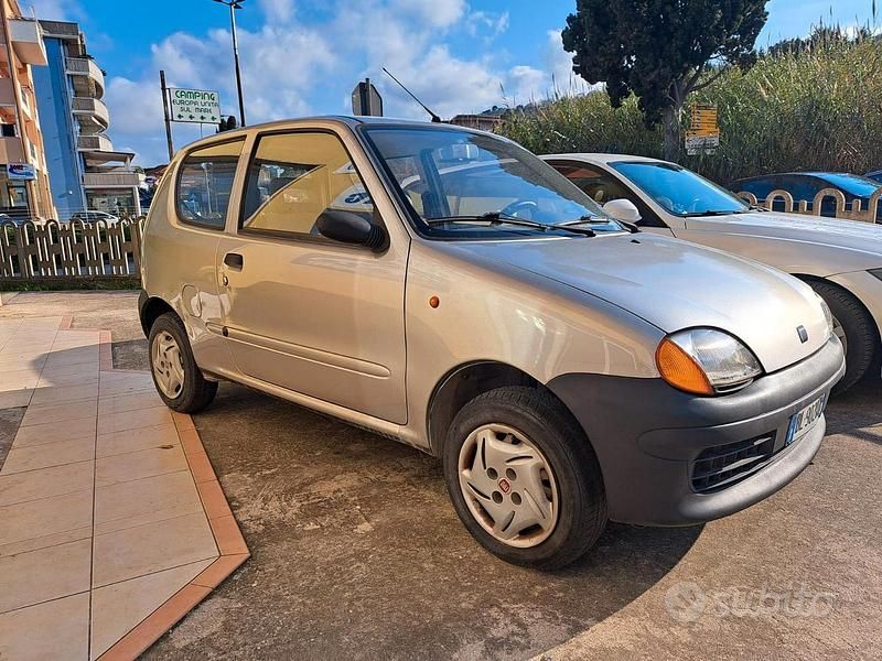 Usata Fiat 600 39 CV (28 kW) 2000 Grigio Berlina