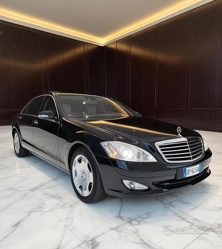 Usado Mercedes S500 387 CV (284 kW) 2007 Negro Berlina