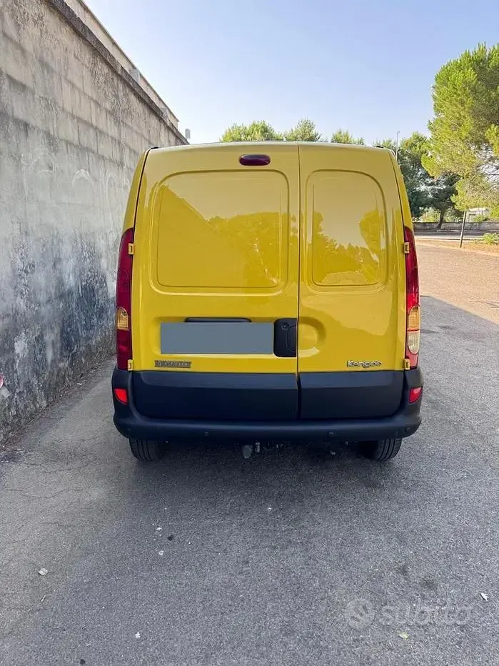 Usata Renault Kangoo 80 CV (58 kW) 2000 Giallo Monovolume