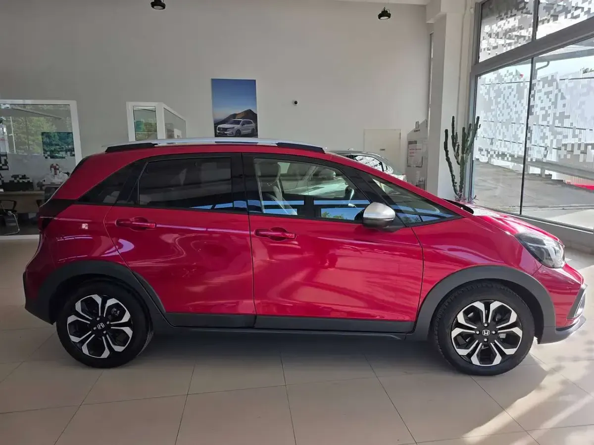 Usata Honda Jazz Executive 98 CV (72 kW) 2022 Rosso Utilitaria