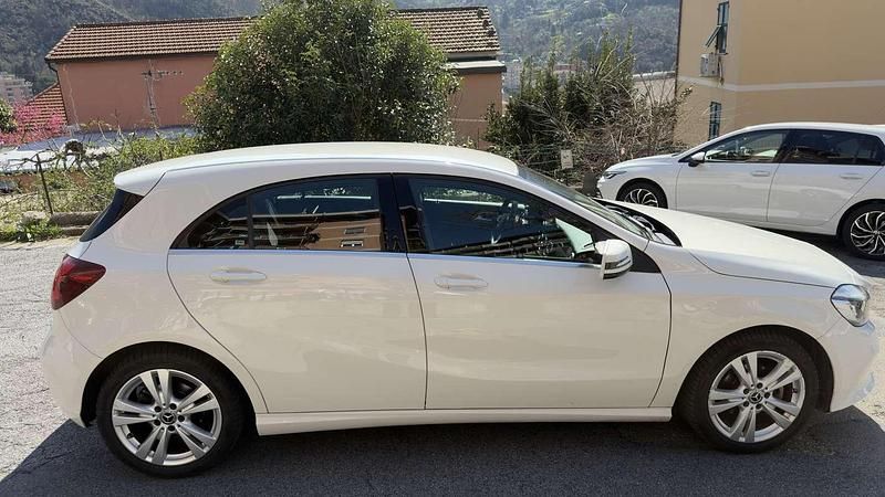Usata Mercedes A180 109 CV (80 kW) 2018 Berlina