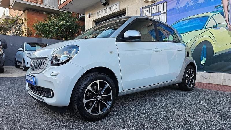 Usata Smart ForFour Passion 70 CV (51 kW) 2016 Bianco Utilitaria