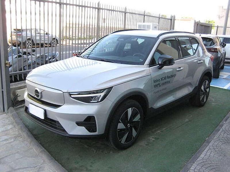 Usata Volvo XC40 Plus 185 kW (252 CV) 2024 Silver dawn SUV