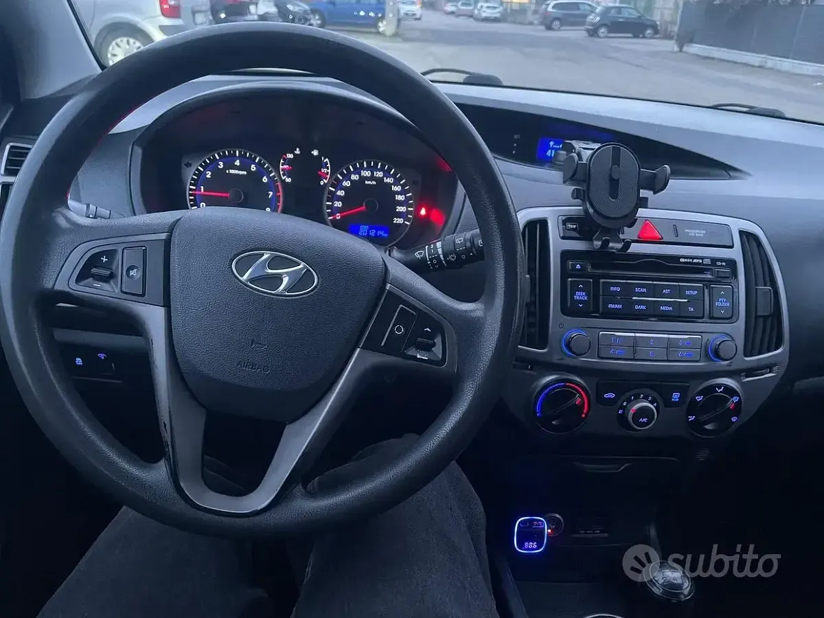 Usata Hyundai i20 78 CV (57 kW) 2014 Bianco Utilitaria