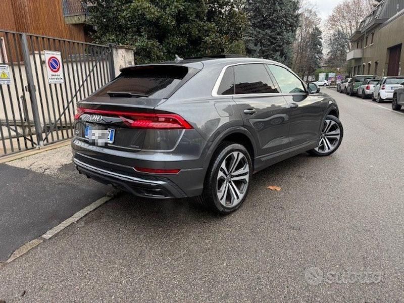 Usata Audi Q8 S-line plus 286 CV (210 kW) 2019 Grigio SUV