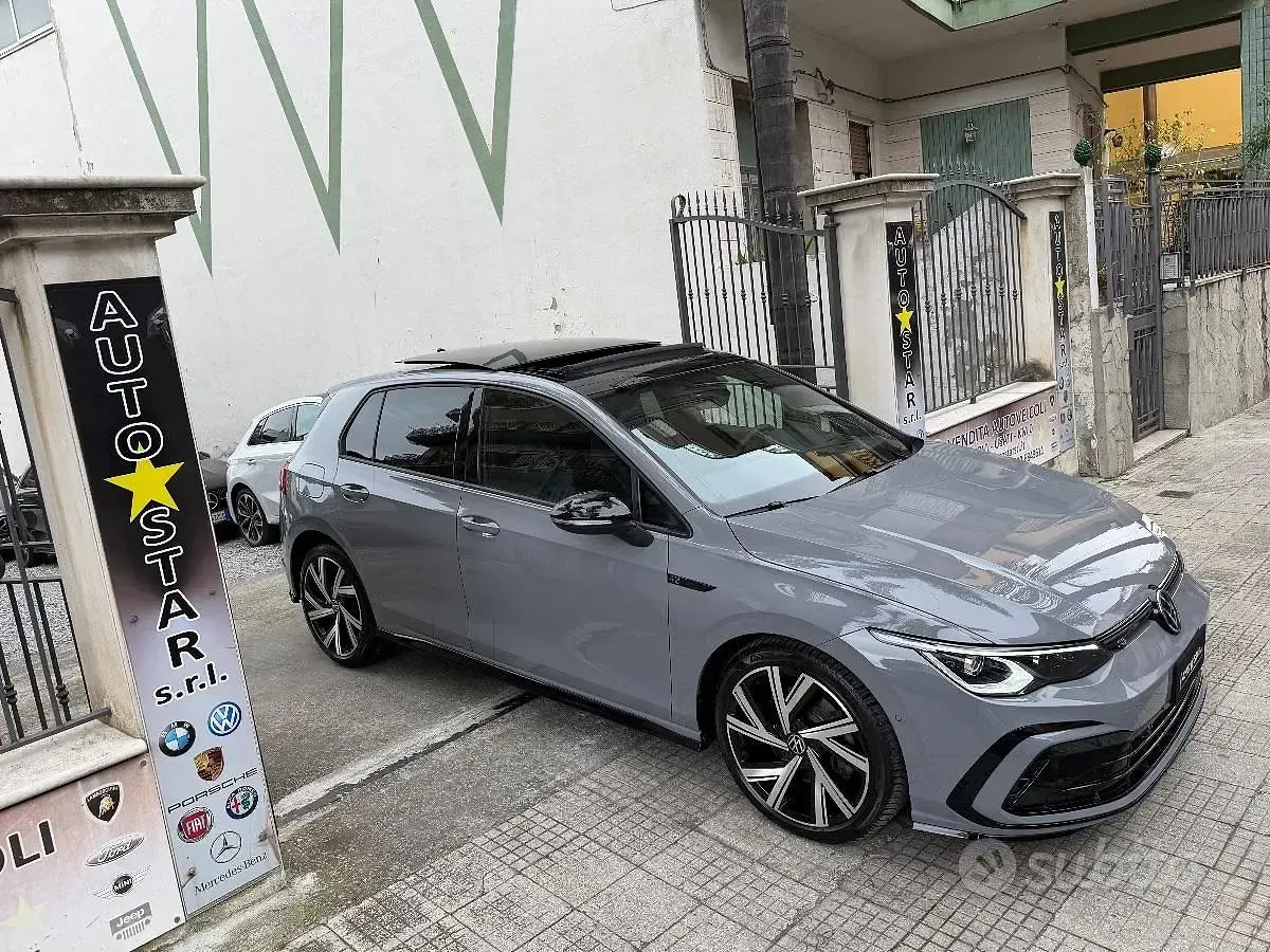 Usata VW Golf VIII R-line 150 CV (110 kW) 2021 Grigio Berlina