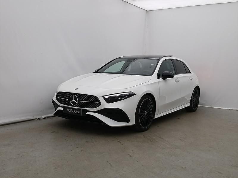 Bianco Nuova 2026 Mercedes A180 AMG line Berlina | 40.990 € (Cara) - Immagine 1/4