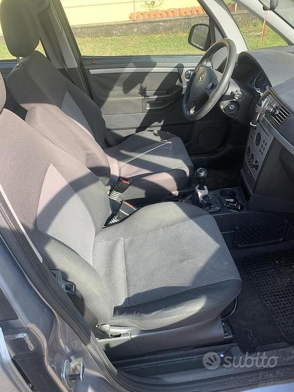 Usata Opel Meriva 101 CV (74 kW) 2004 Grigio Monovolume