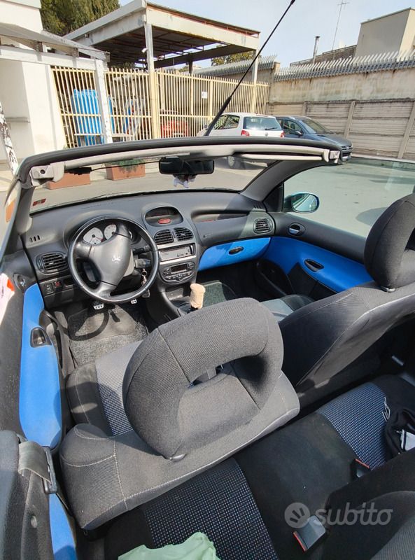 Usata Peugeot 206 CC 109 CV (80 kW) 2002 Grigio Cabrio